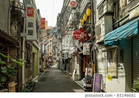 新橋,科羅納一個荒蕪的地區 新橋,科羅納一個荒蕪的地區 65146681