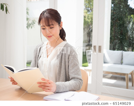 Stay home young woman 65149029