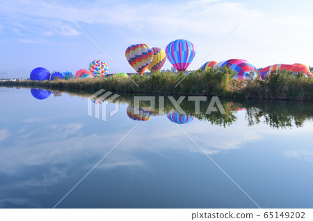 Hot air balloon · balloon Hot air balloon · balloon 65149202