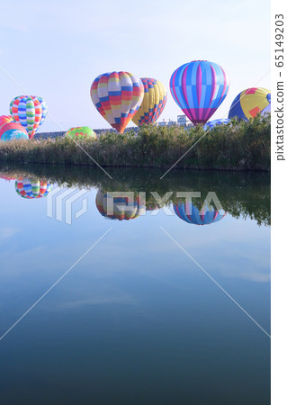 Hot air balloon · balloon Hot air balloon · balloon 65149203