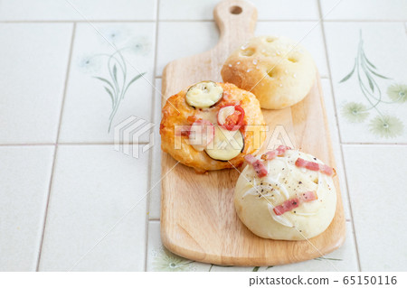 Baking at home Focaccia Focaccia Pizza side dish 65150116
