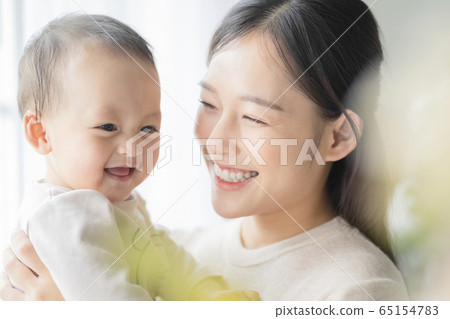 Young women and toddlers raising children Young women and toddlers raising children 65154783