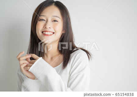 女人肖像與自然的氣氛 65154838