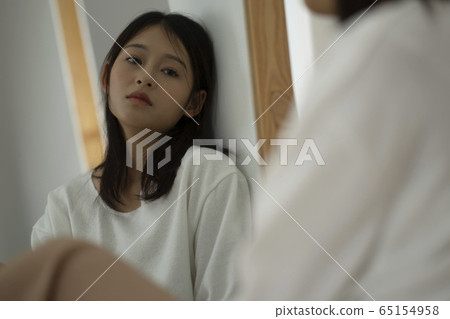 一個擔心的女人 一個擔心的女人 65154958