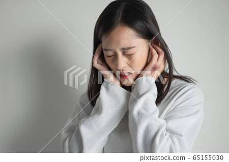 Young woman with a physical injury Young woman with a physical injury 65155030