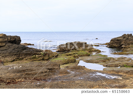 多岩石的地方(初夏) 多岩石的地方(初夏) 65158663