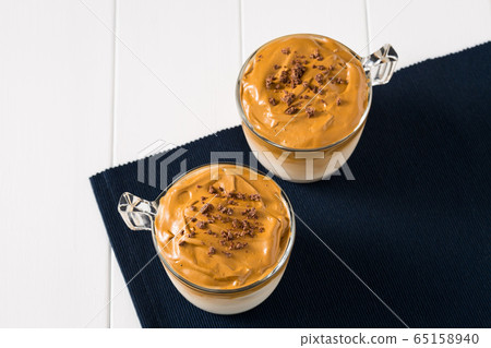 Whipped dalgona coffee 65158940