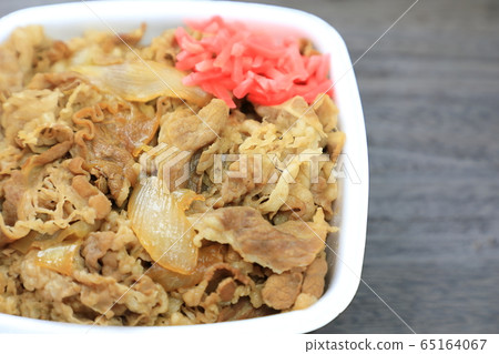 Delicious beef dumpling box lunch 65164067