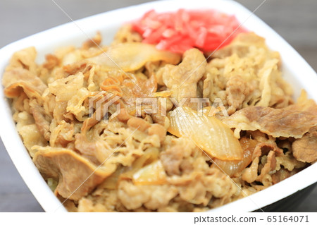 Delicious beef dumpling box lunch 65164071