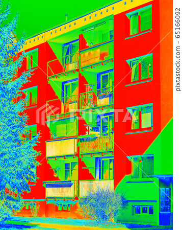 Flat house in cold surrounding scan. Thermal Flat house in cold surrounding scan. Thermal 65166092