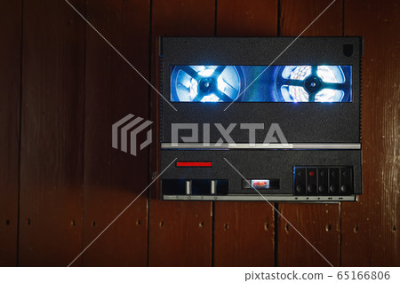 reel to reel audio tape recorder with blue led 65166806