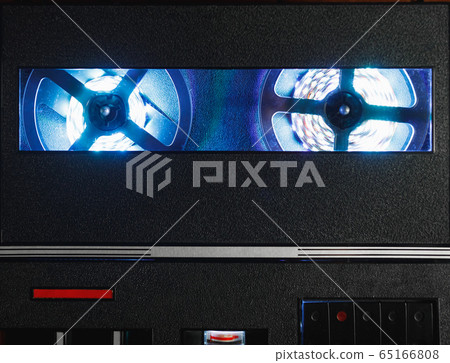 reel to reel audio tape recorder with blue led 65166808