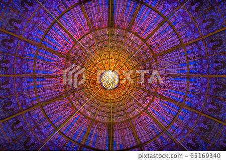 Ceiling of Catalonia music building 65169340