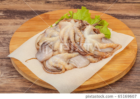 Raw seafood - octopus for cooking 65169607