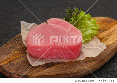 Raw tuna steak Raw tuna steak 65169834