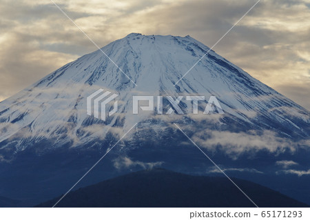一月從昭二湖出發的富士山 65171293