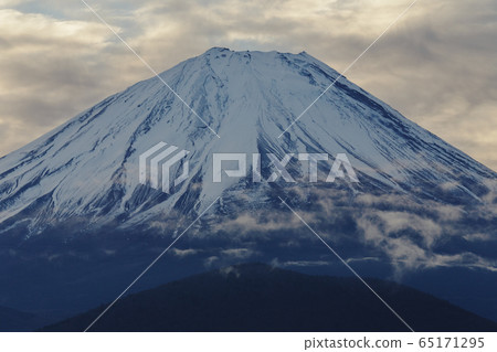 一月從昭二湖出發的富士山 一月從昭二湖出發的富士山 65171295