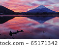 一月日出的富士山從昭二湖 65171342