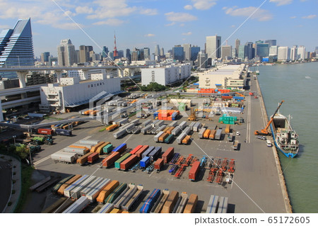 Container wharf in Tokyo Bay Container wharf in Tokyo Bay 65172605