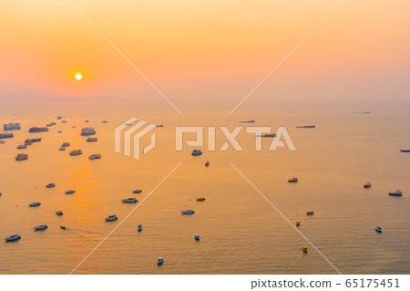 Beautiful tropical beach sea ocean bay with architecture building and ship around pattaya city Beautiful tropical beach sea ocean bay with architecture building and ship around pattaya city 65175451