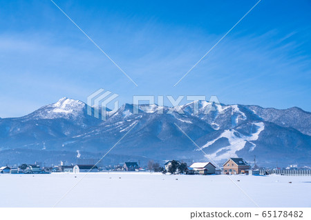 《北海道》北海道中富良野町雪景 65178482
