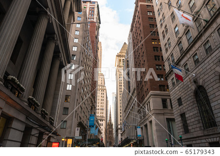 << New York >> View of Wall Street and Trinity Church << New York >> View of Wall Street and Trinity Church 65179343