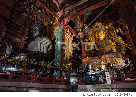 The Great Buddha of Todaiji Temple The Great Buddha of Nara and the sitting statue of Nanyin Kannon (Nara City, Nara Prefecture) 65179476