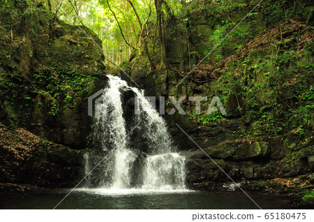 新垣瀑布 65180475