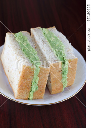 鱷梨三明治 65180625