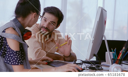 Creative business people having group conversation 65181678