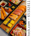 Fresh and delicious sushi and a variety of Japanese food 65182811