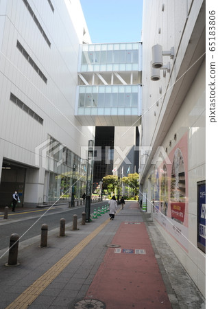 福岡天神 65183806