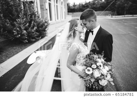 Couple near old car 65184781