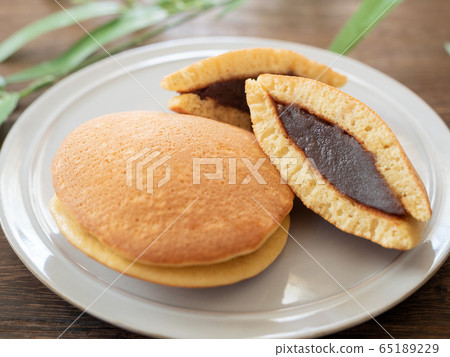Dorayaki 65189229
