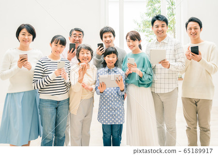 family three generations family online family three generations family online 65189917