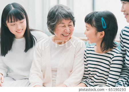 gran, grandma, grandmother 65190293