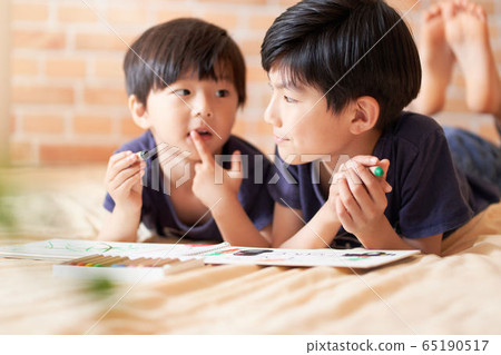 做圖畫的男孩 65190517