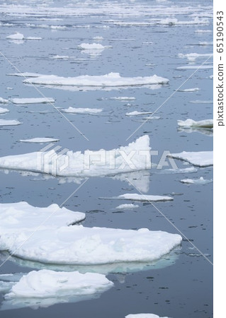 Ice floe (Hokkaido Abashiri) Ice floe (Hokkaido Abashiri) 65190543