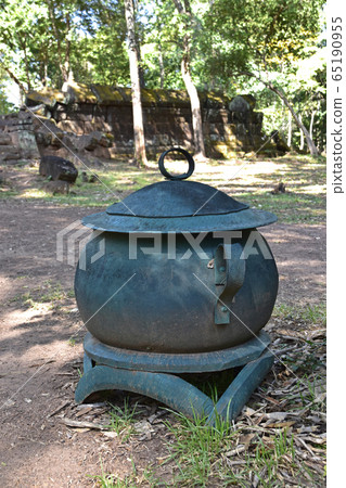 Cambodia Koke ruins Trash can made from abandoned tires 65190955
