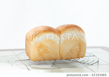 Bread making at home, mountain food Bread making at home, mountain food 65193969