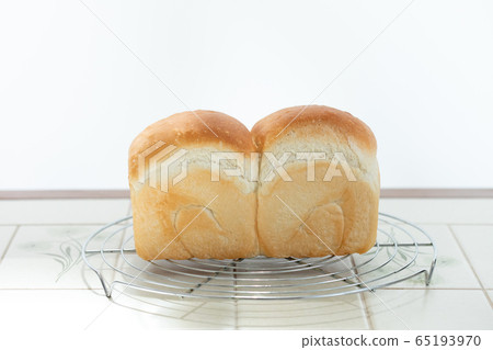 Bread making at home, mountain food Bread making at home, mountain food 65193970