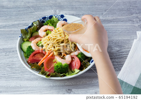 沙拉拉麵 沙拉拉麵 65194192