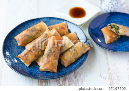 Spring roll Spring roll 65197503
