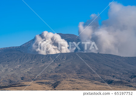 Mt. Aso Nakadake Eruption Kusachirigahama Aso Kuju National Park January Winter wither Mt. Aso Nakadake Eruption Kusachirigahama Aso Kuju National Park January Winter wither 65197752