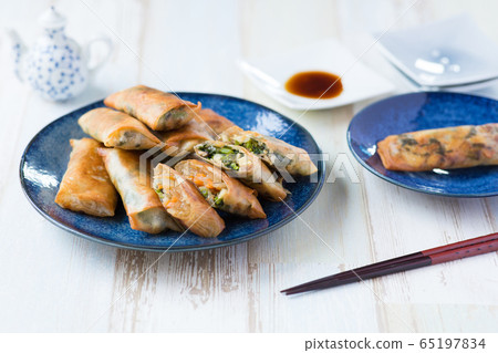 Spring roll Spring roll 65197834