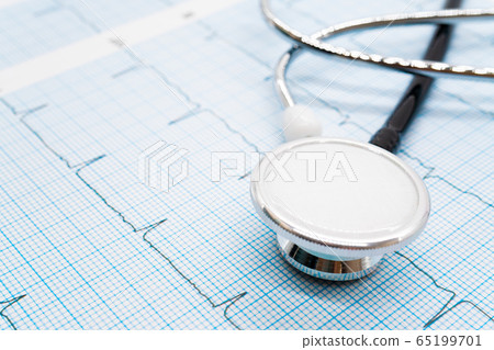 心電圖和聽診器 65199701