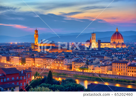 Florence, Tuscany - Night scenery with Duomo Santa 65202460