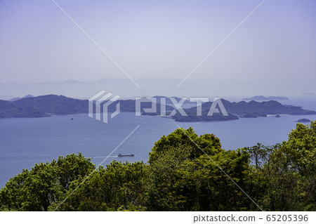 岡山縣Ka岡市的ao岡群島幻影彩虹大北木島(左)和白石島(右)的瀨戶內海景色 岡山縣Ka岡市的ao岡群島幻影彩虹大北木島(左)和白石島(右)的瀨戶內海景色 65205396
