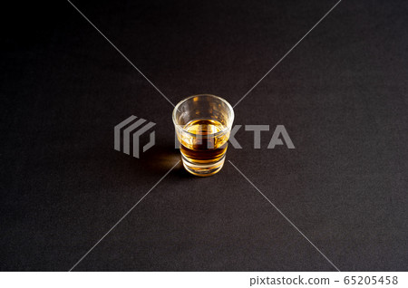 Whiskey Straight 65205458