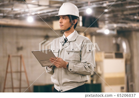 Workers under inspection 65206837